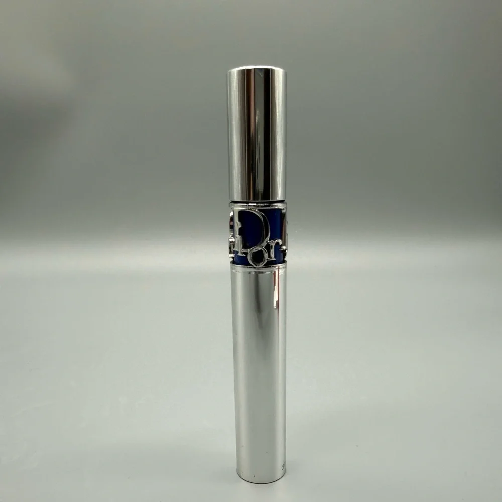 Dior Metallic Silver Mascara
with Blue Accent - Picture 2 of 3